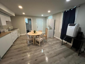 Entire House with 3 Bedrooms near Train Station